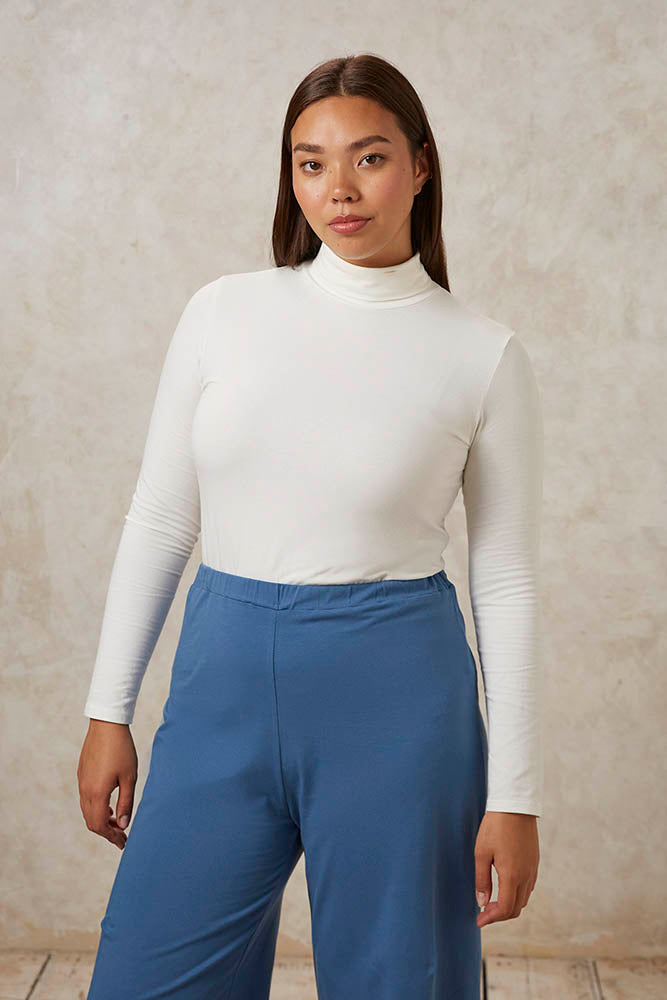 Roll neck top in white 