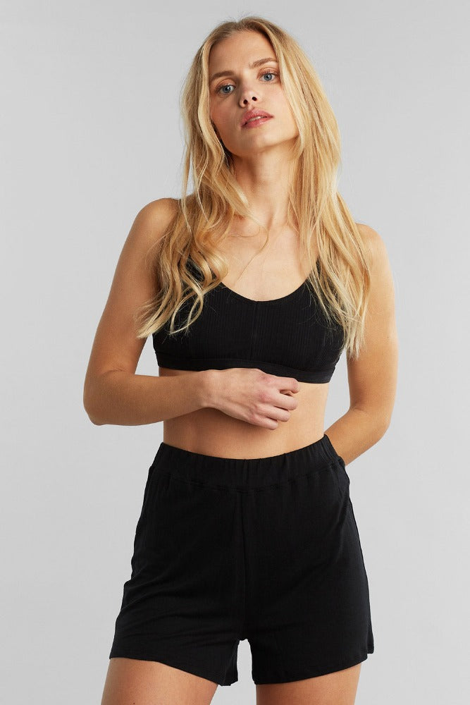 Black dedicated Lyby Lounge shorts with side pockets and mid high waist 
