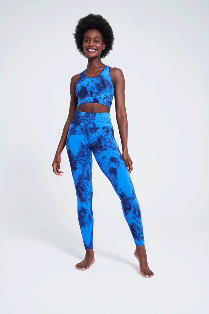 https://www.knowtheorigin.com/cdn/shop/products/BALANCE-BRA-TOP--SHADOW-SKY-FLOW-WITH-IT-LEGGINGS-SHADOW-SKY-TOSIN-01.png?v=1650627083